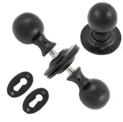 Traditional Blacksmith Round Knob Set