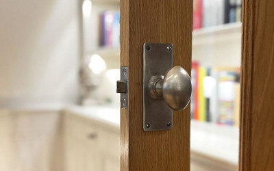 Door and latches fitting reference guide