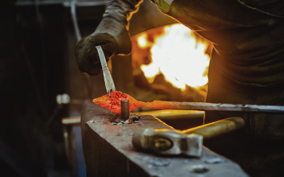 Cast stay vs hand forged stay - Video