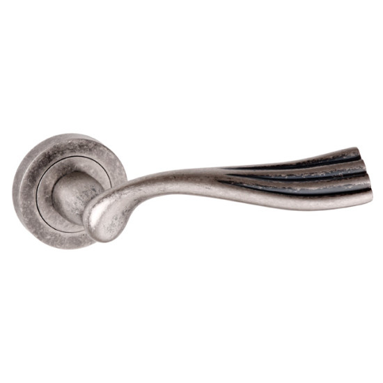 Richmond Lever Door Handle - Distressed Silver Finish