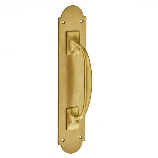 Pull Handle On Shaped Plate