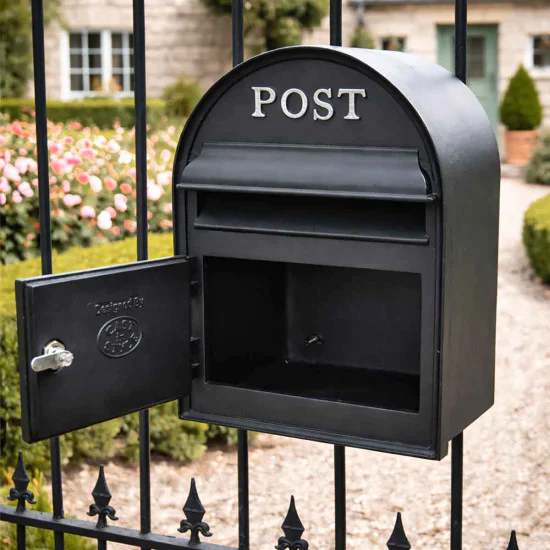 Chelsea Gate Mounted Post Box