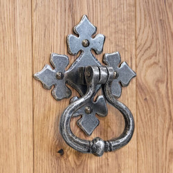 Blacksmith Pewter Patina Shakespeare Latch Set