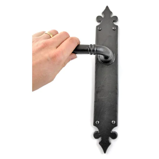 Louis Fraser 562 Lever Door Handle - Black Finish