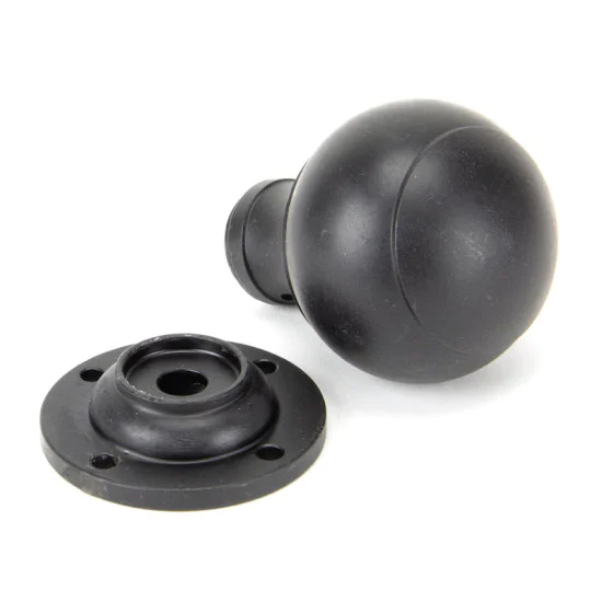 Blacksmith External Beeswax Regency Knob Set