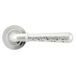Hammered Newbury Lever on Round Rose Set - Polished Chrome