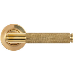 Brompton Unsprung Lever Door Handle on Round Rose Set - Polished Brass