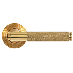 Brompton Unsprung Lever Door Handle on Beehive Rose Set - Polished Brass