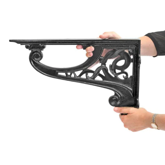 Cast Iron Gaelic Bracket
