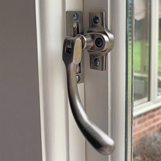 Lockable Bulb End Casement Fastener