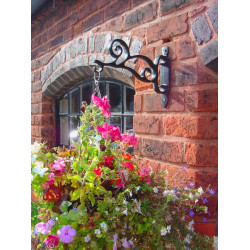 Scroll Cast Iron Hanging Basket Bracket