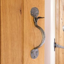 Blacksmith Pewter Patina Bean Thumb Latch