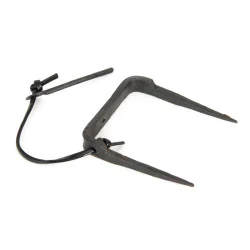 Blacksmith Beeswax Locking Staple Pin