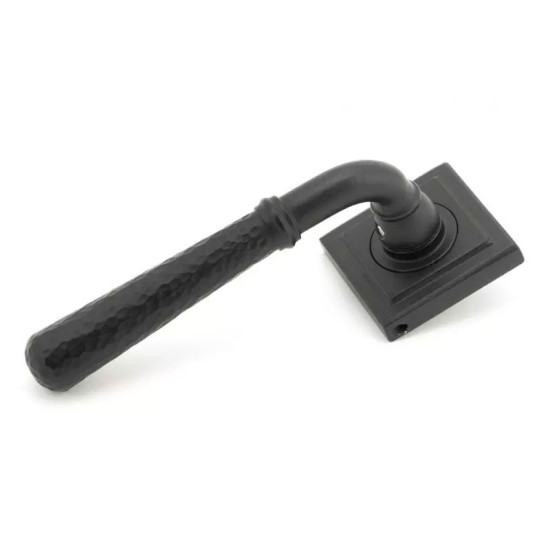 Matt Black Hammered Newbury Lever Door Handle on Square Rose Set - Unsprung