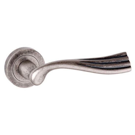 Richmond Lever Door Handle - Distressed Silver Finish