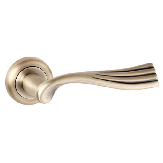 Richmond Lever Door Handle with a Radius Edge Rose - Matt Antique Brass Finish