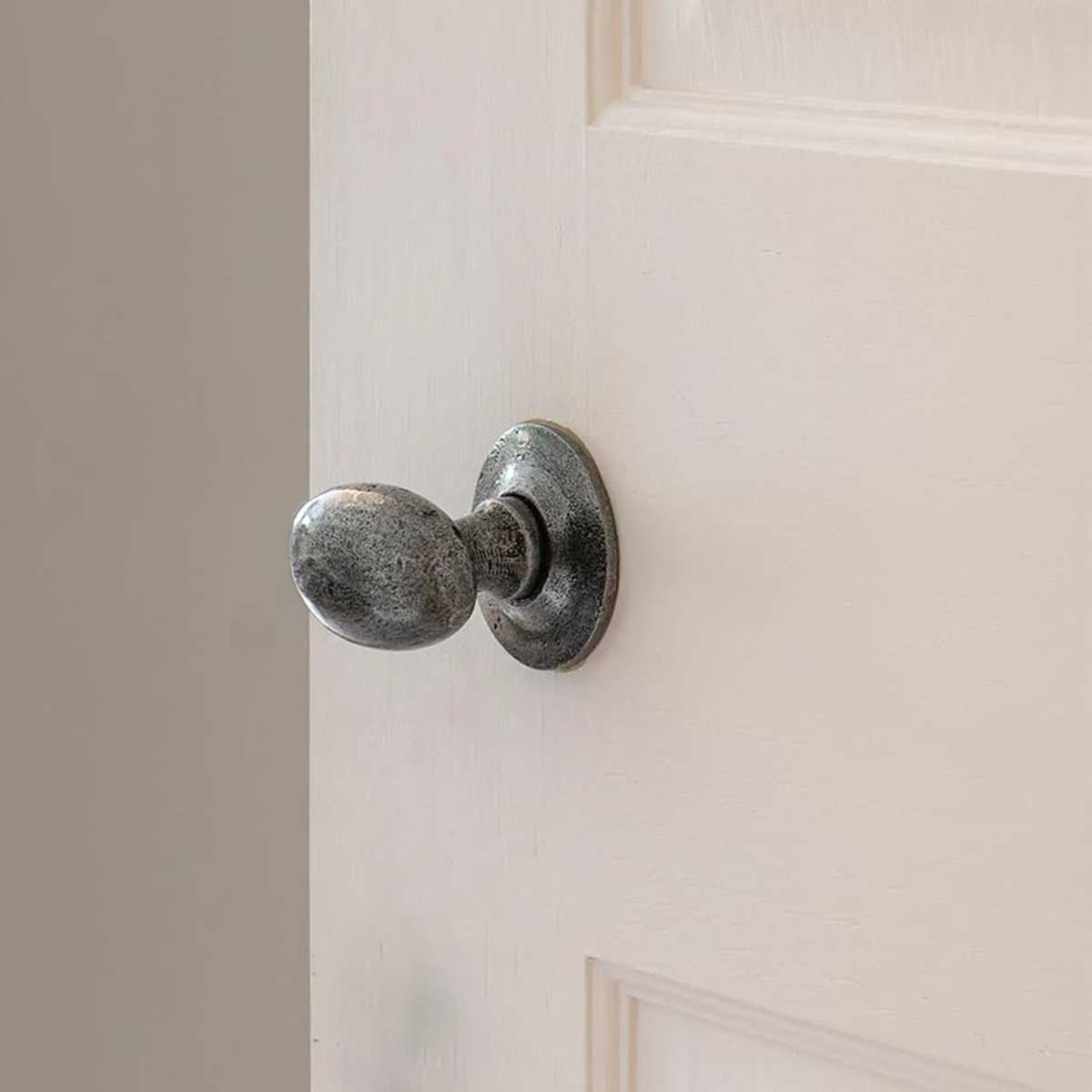 Blacksmith Pewter Patina Oval Knob Set