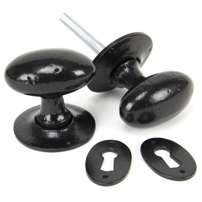 Black Traditional Smith Oval Knob Set