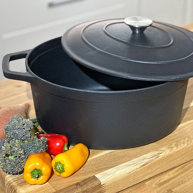 Matt Black Enamelled Oval Cast Iron Casserole Cooking Pot Cast